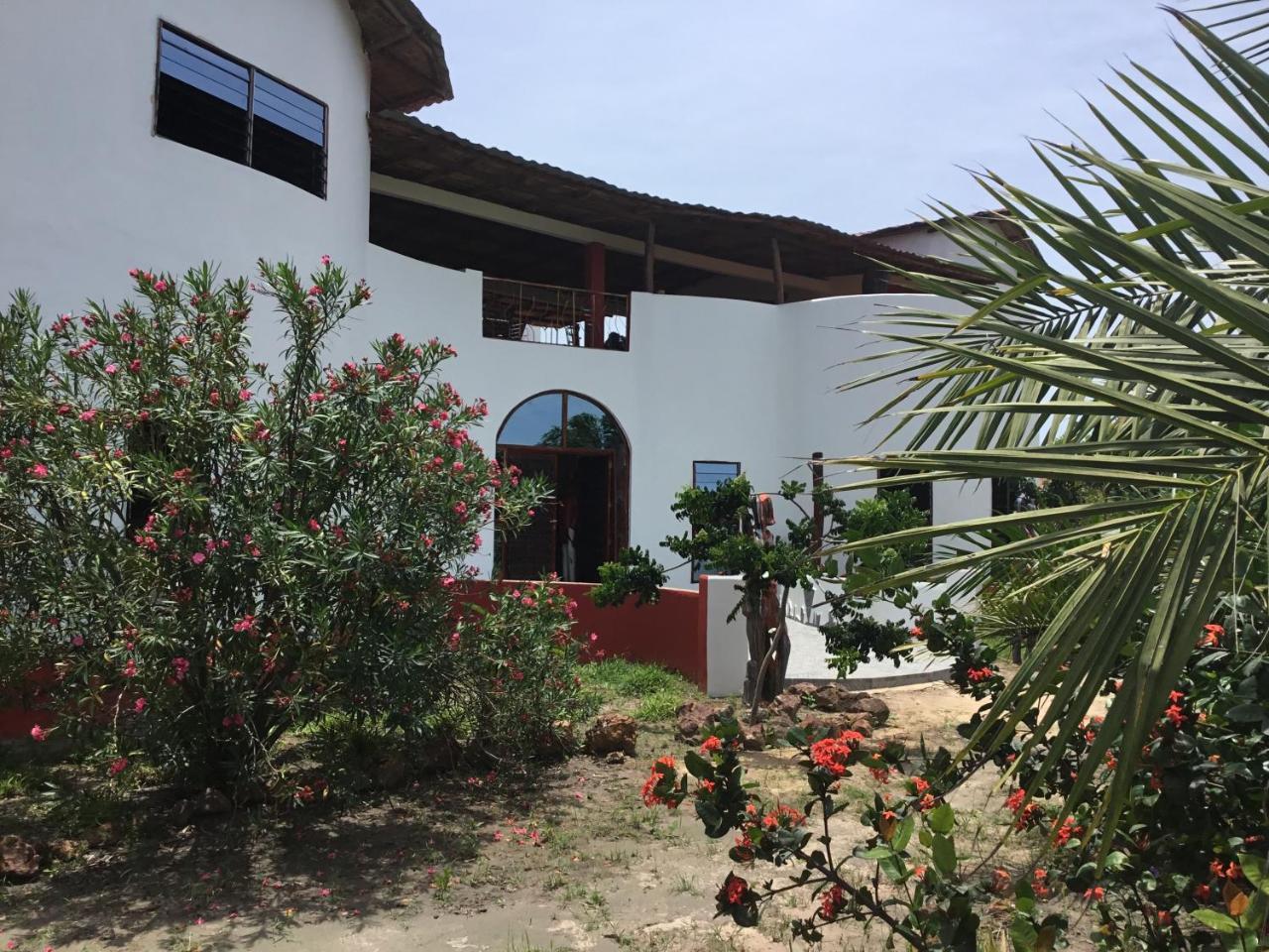 Mama Africa Art Residence & Art Center Gambia Tanji Extérieur photo